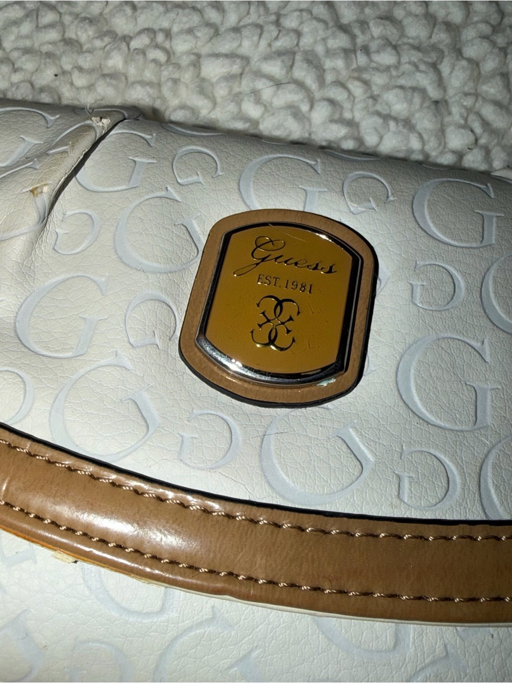 Guess Wallet - Picture 2 of 6